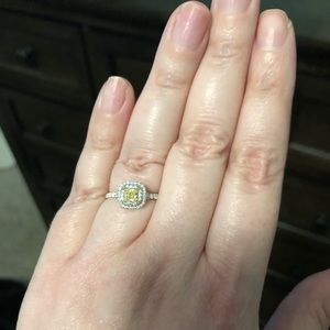 Tiffany & Co. Soleste yellow Diamond ring